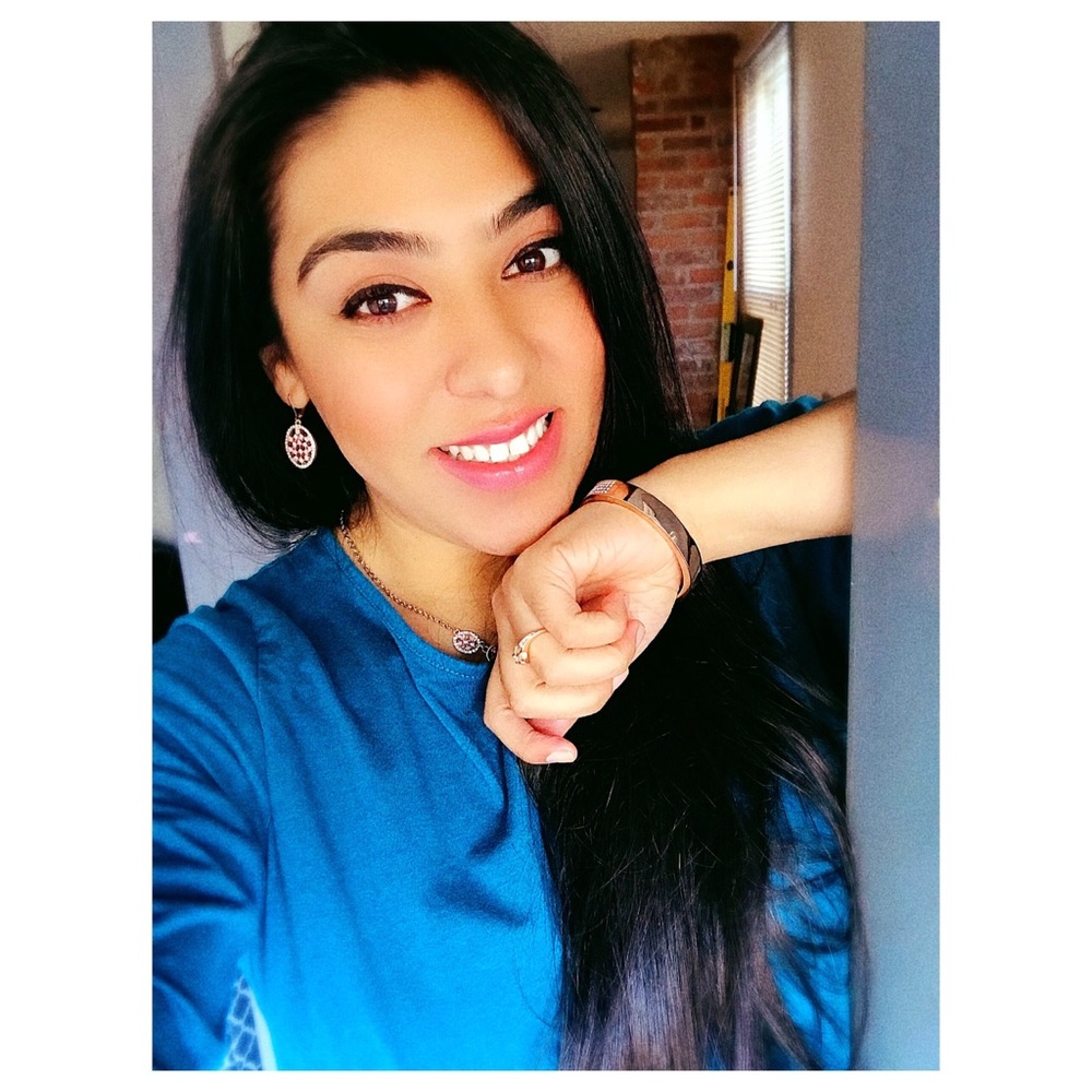Meet your Posher, Nayeli